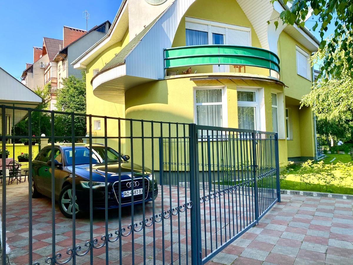 Апартаменты Авіа Ужгород Экстерьер фото